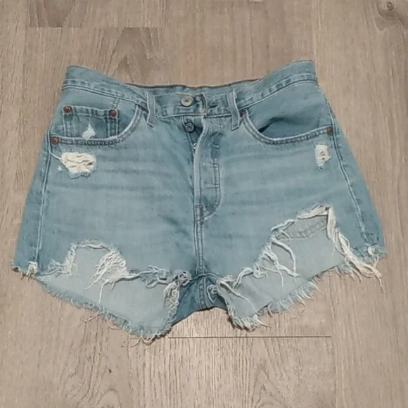 Levis 501 cut off jean shorts - Picture 3 of 15